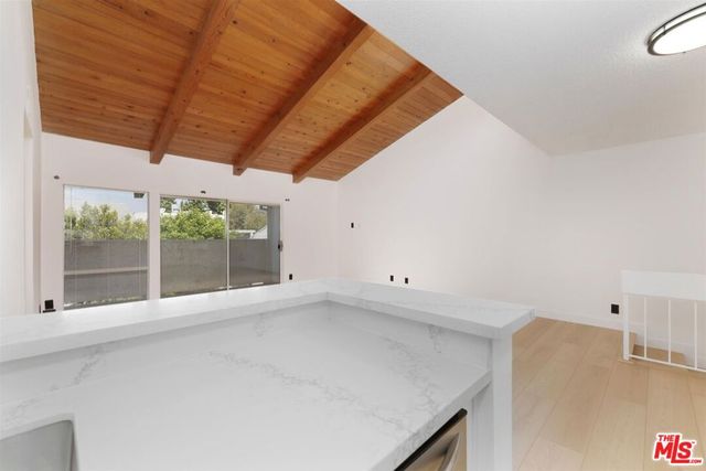20134 Leadwell Street 334, Winnetka, CA 91306