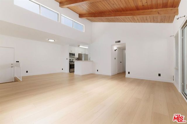 20134 Leadwell Street 334, Winnetka, CA 91306