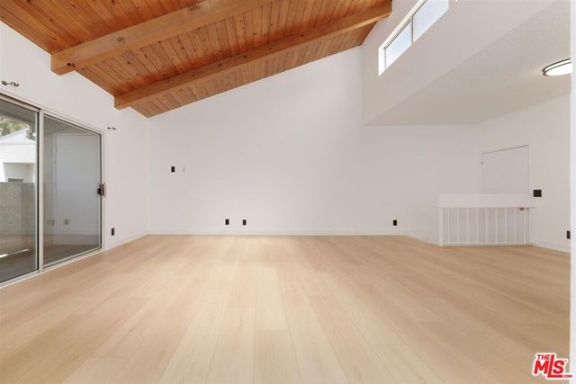 20134 Leadwell Street 334, Winnetka, CA 91306