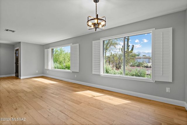7031 N Donatello Place, Tucson, AZ 85741