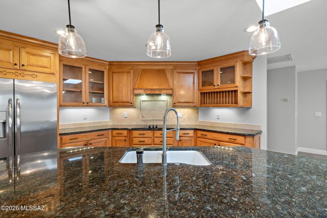 7031 N Donatello Place, Tucson, AZ 85741