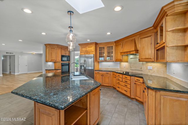 7031 N Donatello Place, Tucson, AZ 85741