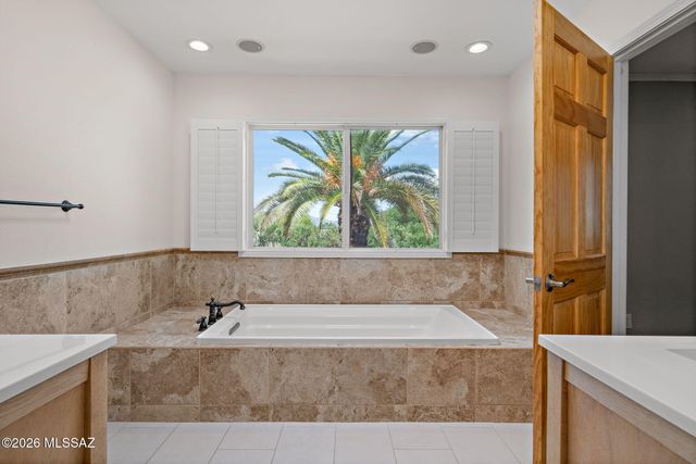 7031 N Donatello Place, Tucson, AZ 85741
