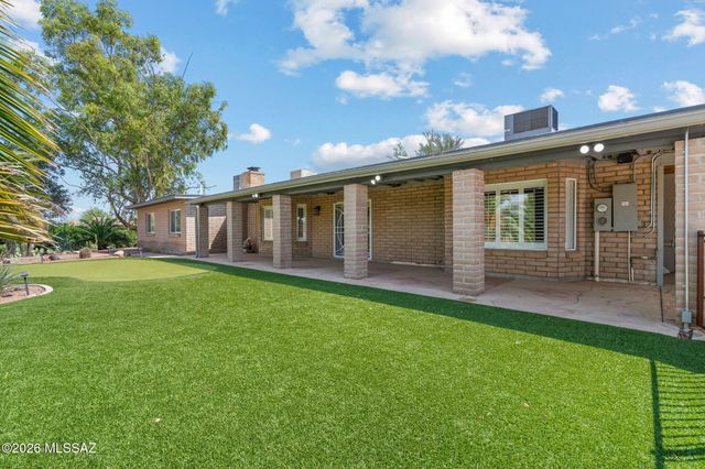 7031 N Donatello Place, Tucson, AZ 85741