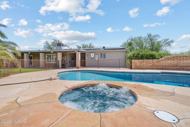 7031 N Donatello Place, Tucson, AZ 85741