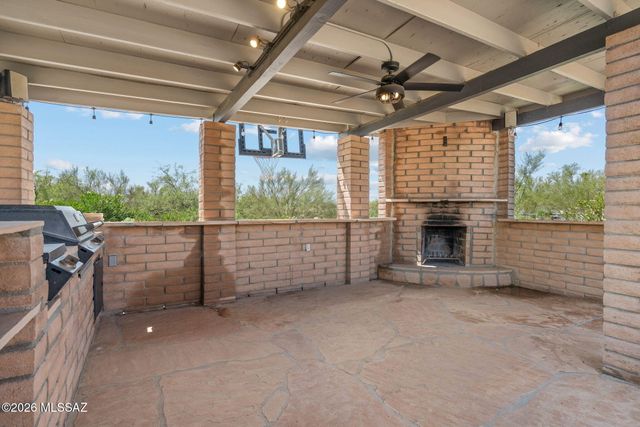 7031 N Donatello Place, Tucson, AZ 85741