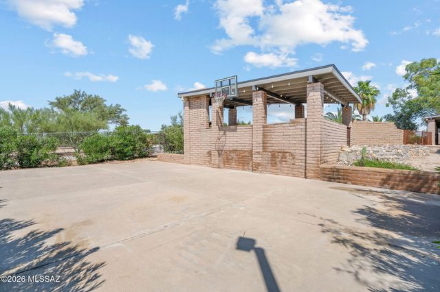 7031 N Donatello Place, Tucson, AZ 85741