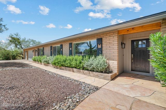 7031 N Donatello Place, Tucson, AZ 85741