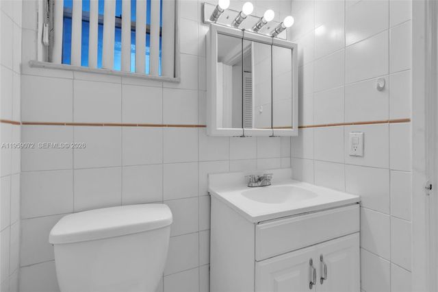 210 Fontainebleau Blvd 210, Miami, FL 33172