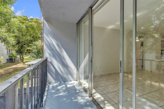 210 Fontainebleau Blvd 210, Miami, FL 33172