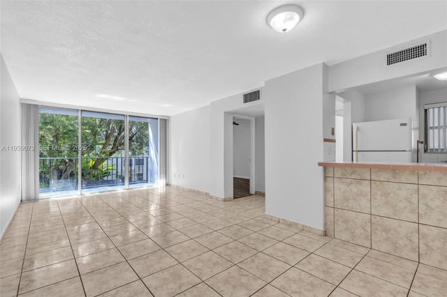210 Fontainebleau Blvd 210, Miami, FL 33172