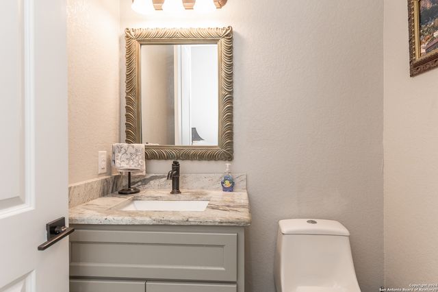 221 BENTWOOD DR, Spring Branch, TX 78070