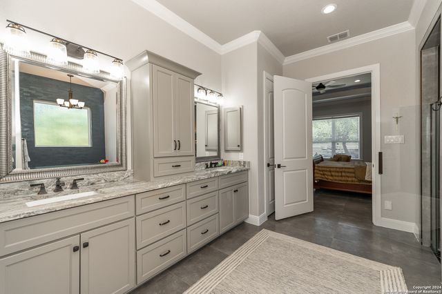 221 BENTWOOD DR, Spring Branch, TX 78070
