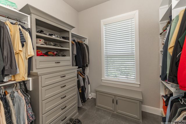 221 BENTWOOD DR, Spring Branch, TX 78070