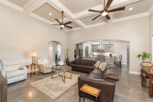 221 BENTWOOD DR, Spring Branch, TX 78070