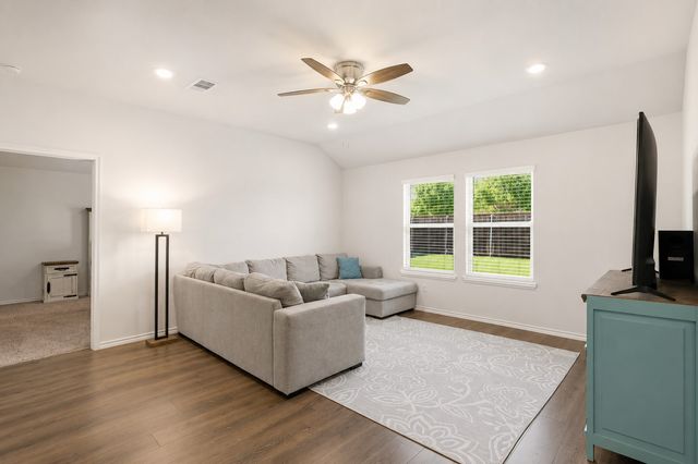 1412 Stuarts Forest Drive, Denton, TX 76207