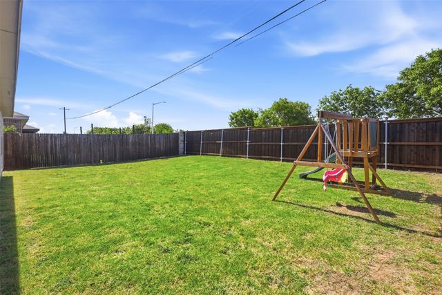 1412 Stuarts Forest Drive, Denton, TX 76207