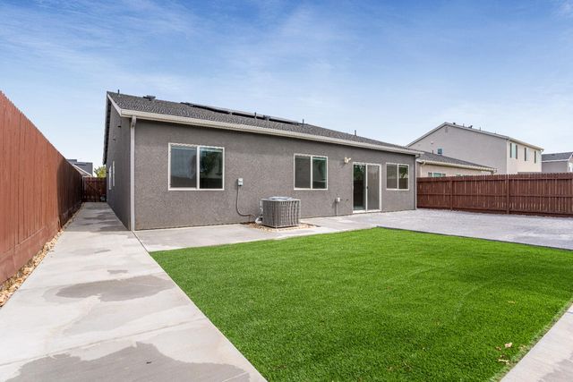 153 N Bliss Avenue, Fresno, CA 93727
