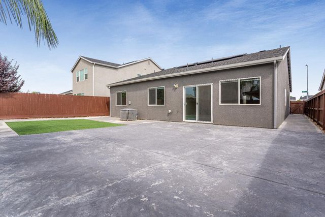 153 N Bliss Avenue, Fresno, CA 93727