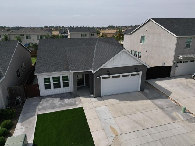 153 N Bliss Avenue, Fresno, CA 93727