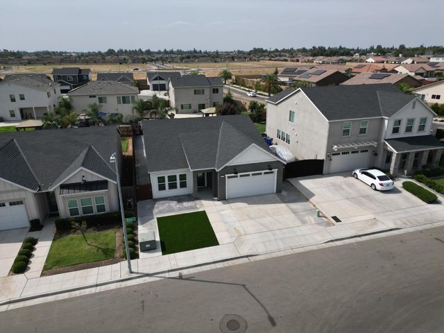 153 N Bliss Avenue, Fresno, CA 93727