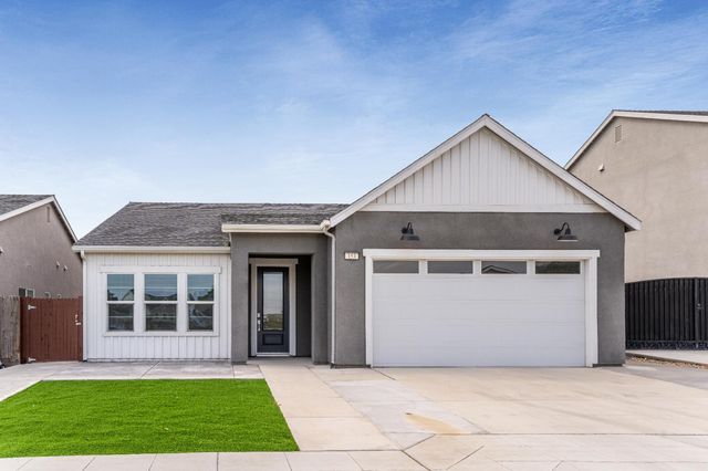 153 N Bliss Avenue, Fresno, CA 93727