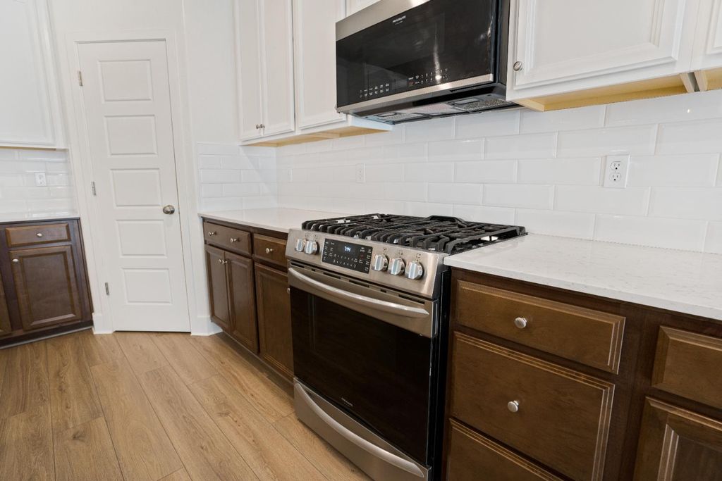 Image 14 of property listing at 153 N Bliss Avenue, Fresno, CA 93727