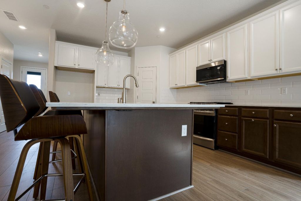 Image 16 of property listing at 153 N Bliss Avenue, Fresno, CA 93727