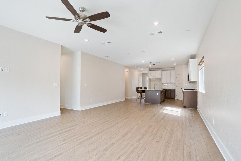 Image 19 of property listing at 153 N Bliss Avenue, Fresno, CA 93727