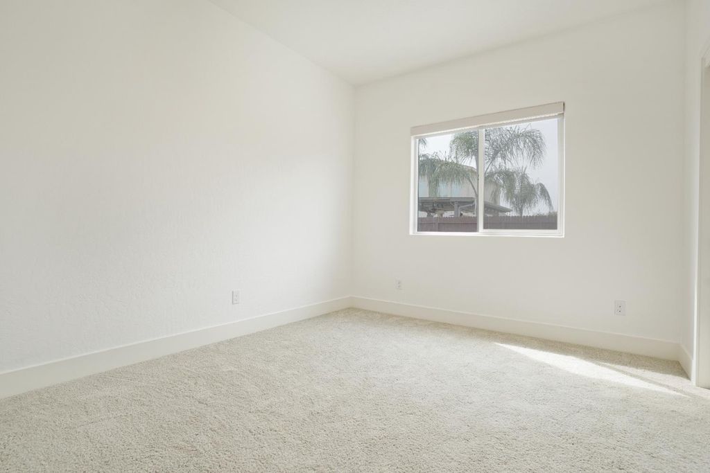 Image 26 of property listing at 153 N Bliss Avenue, Fresno, CA 93727