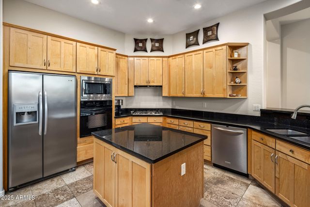 10746 E GREENWAY Road, Scottsdale, AZ 85255