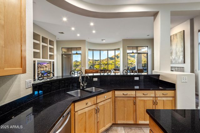 10746 E GREENWAY Road, Scottsdale, AZ 85255