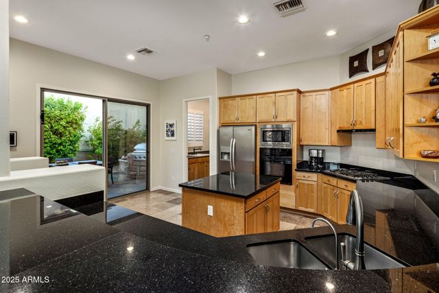 10746 E GREENWAY Road, Scottsdale, AZ 85255