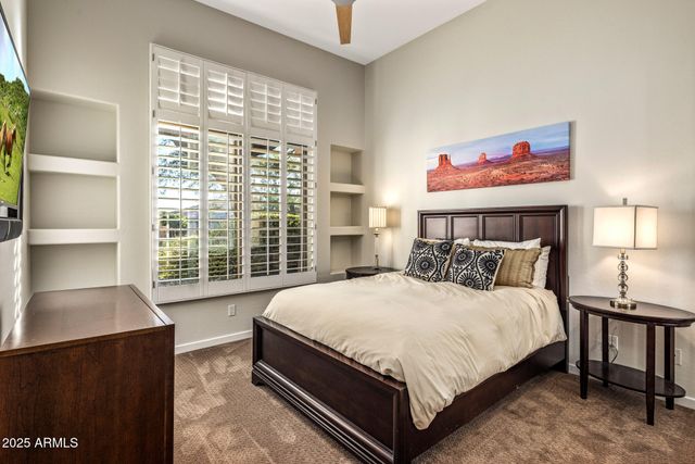 10746 E GREENWAY Road, Scottsdale, AZ 85255