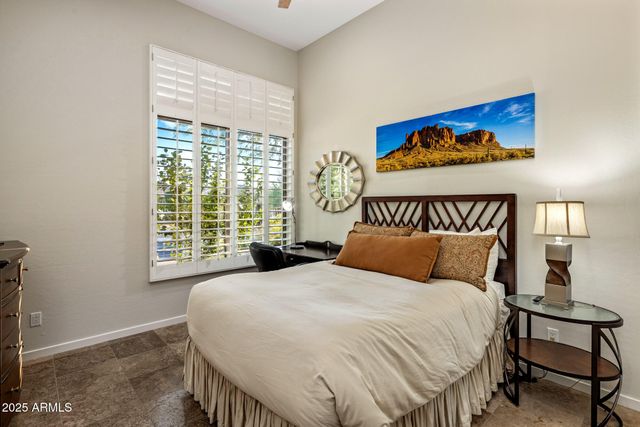 10746 E GREENWAY Road, Scottsdale, AZ 85255