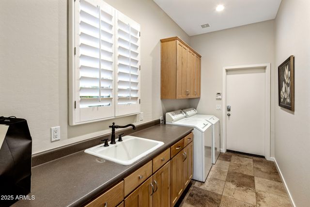 10746 E GREENWAY Road, Scottsdale, AZ 85255