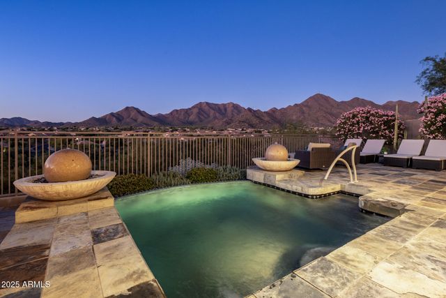 10746 E GREENWAY Road, Scottsdale, AZ 85255