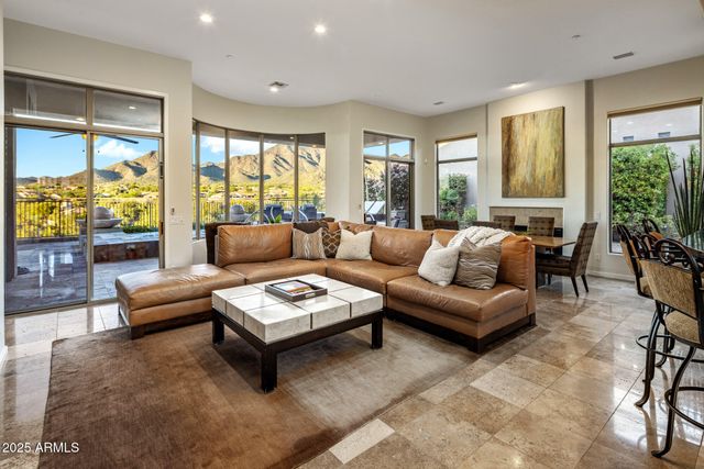 10746 E GREENWAY Road, Scottsdale, AZ 85255