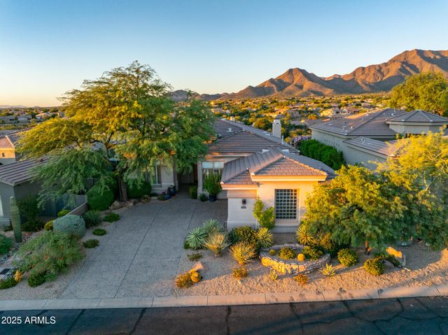 10746 E GREENWAY Road, Scottsdale, AZ 85255