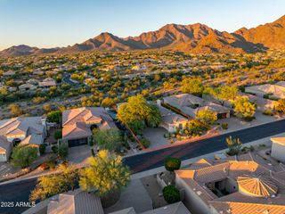 10746 E GREENWAY Road, Scottsdale, AZ 85255