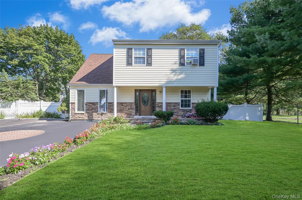 2 Cherry Street, Central Islip, NY 11722