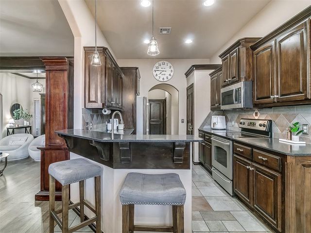 4108 Pascali Court, Yukon, OK 73099