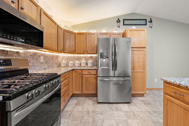 330 Creekview Court, Baldwin, WI 54002