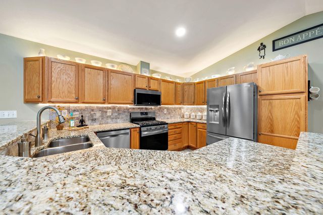 330 Creekview Court, Baldwin, WI 54002