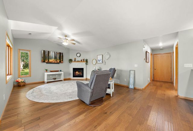 330 Creekview Court, Baldwin, WI 54002