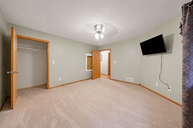 330 Creekview Court, Baldwin, WI 54002