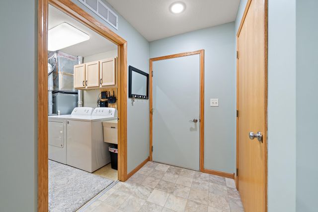 330 Creekview Court, Baldwin, WI 54002