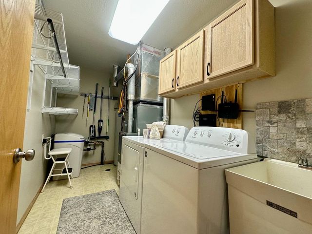 330 Creekview Court, Baldwin, WI 54002