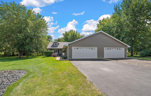 330 Creekview Court, Baldwin, WI 54002