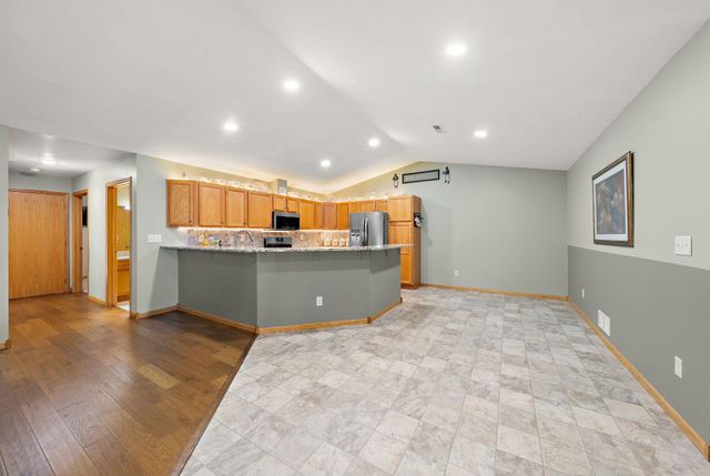 330 Creekview Court, Baldwin, WI 54002